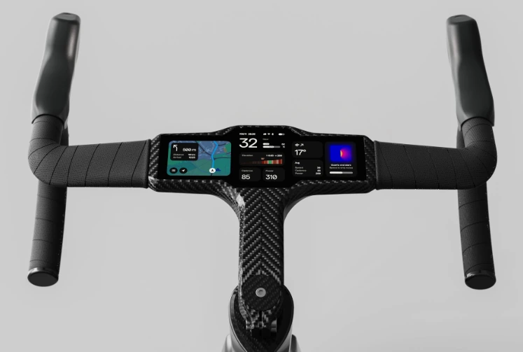 Canyon Predict con pantalla integrada en el manillar mostrando alertas de riesgo calculadas por inteligencia artificial.