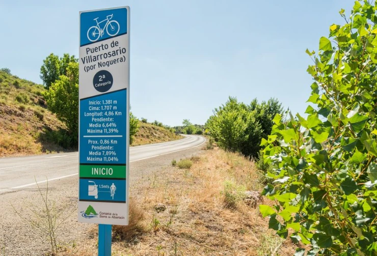Señalización oficial de ruta BTT en España, parte de la red de Centros BTT autonómicos.